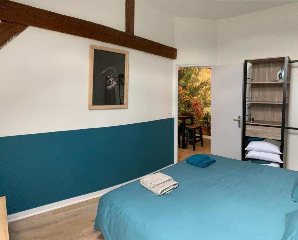 Apartment Blue Jungle Bourges